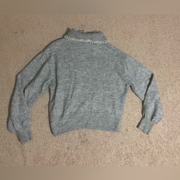 H&M Grey collared sweater with pearl design size Small - Picture 5 of 10